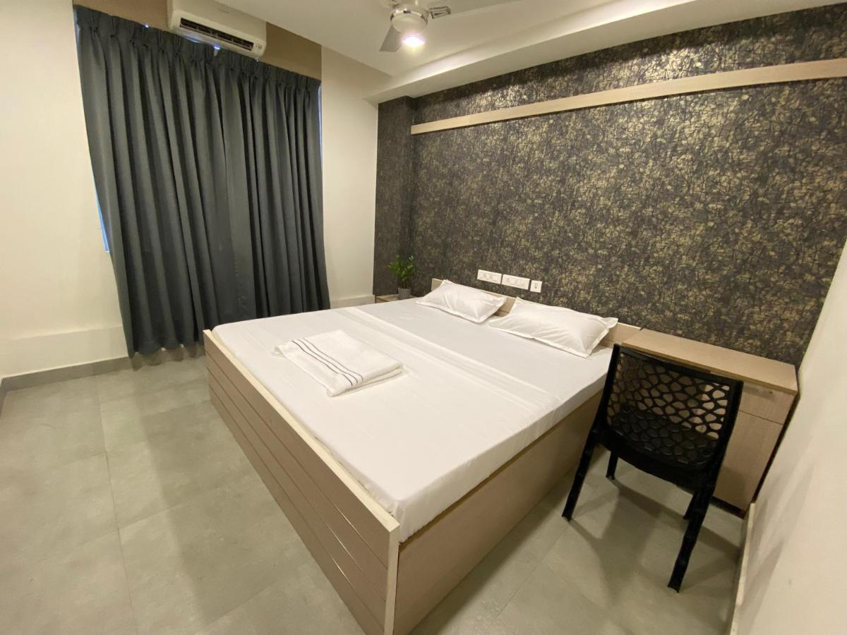 Karippals Inn Kottayam Buitenkant foto