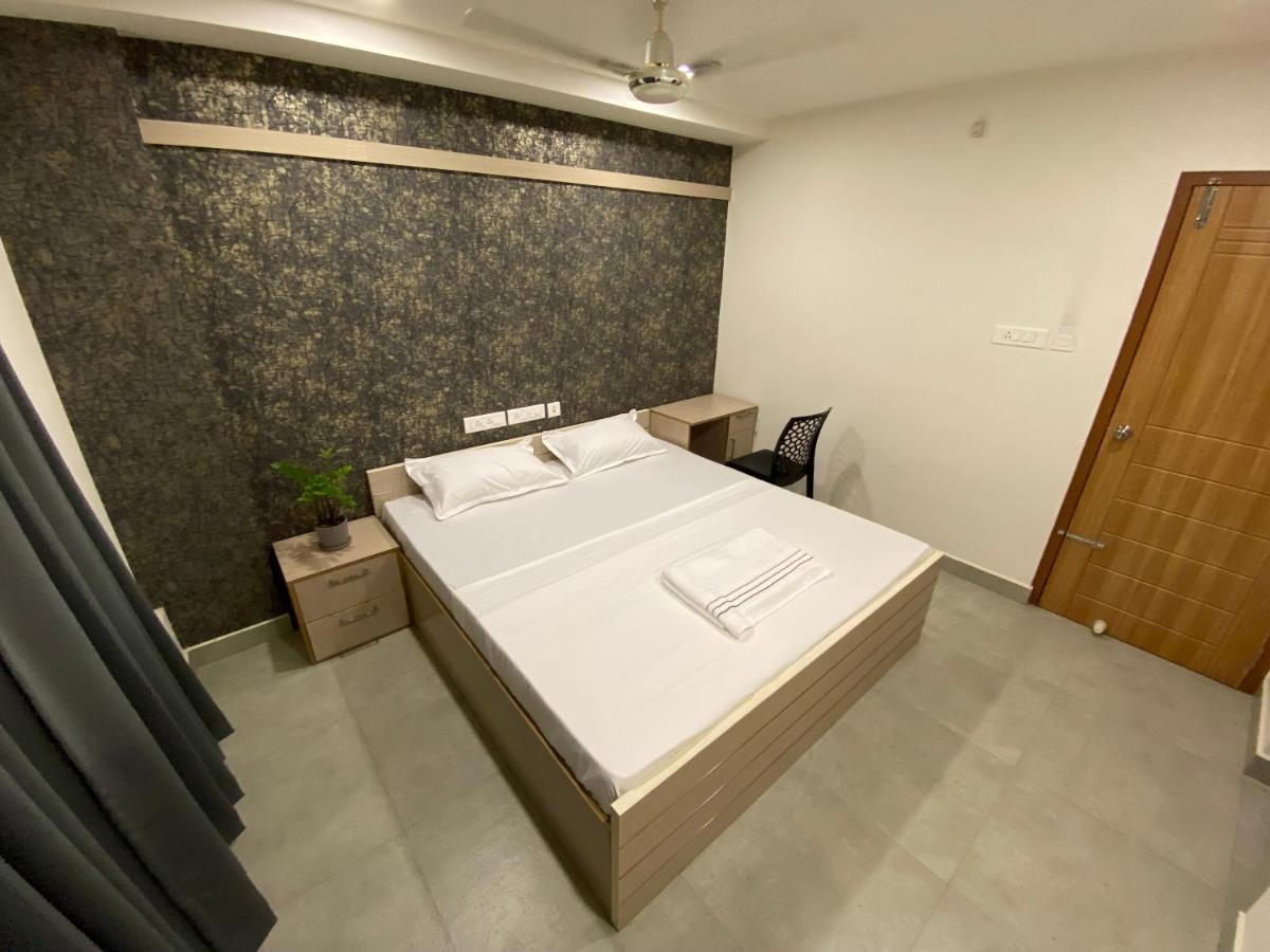 Karippals Inn Kottayam Buitenkant foto