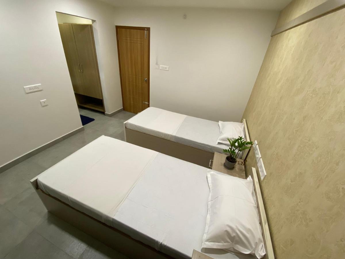 Karippals Inn Kottayam Buitenkant foto