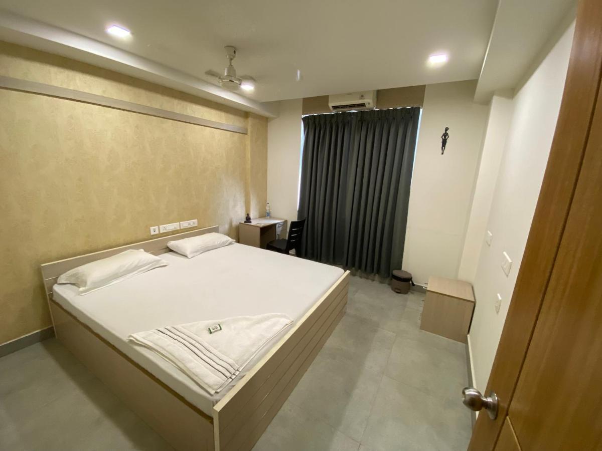 Karippals Inn Kottayam Buitenkant foto