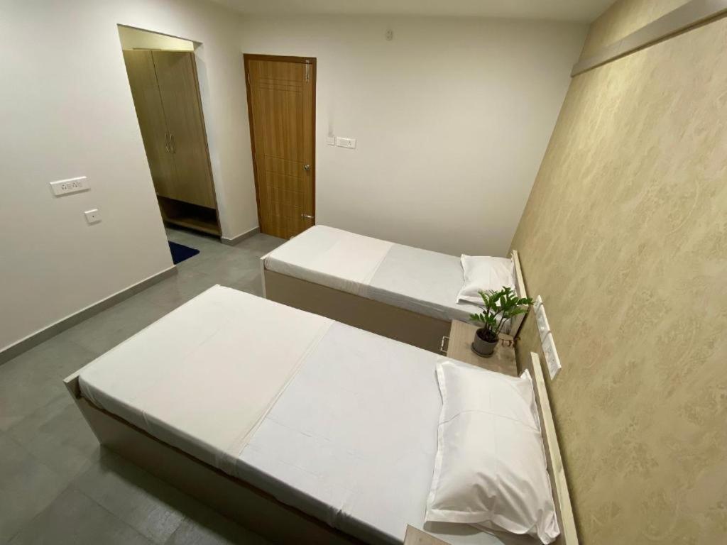 Karippals Inn Kottayam Buitenkant foto
